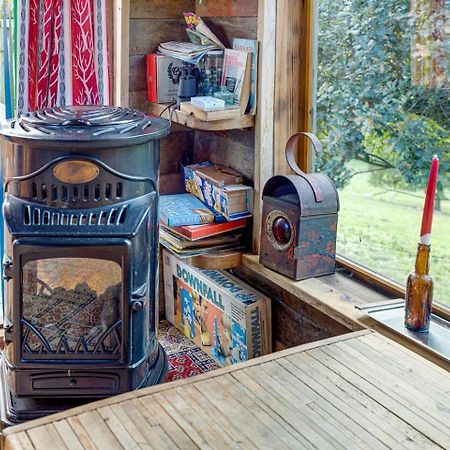 2X Double Bed - Glamping Wagon Dalby Forest สการ์โบโรห์ ภายนอก รูปภาพ